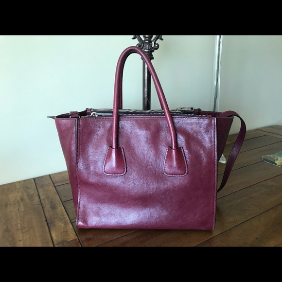 SOLD Prada 2way Handbag 🌸🌺🌸🌺🌸🌺🌸🌺🌸🌺🌸🌺 - Picture 3 of 8